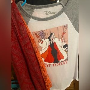 Small Disney tee with 2 small Lularoe skirts